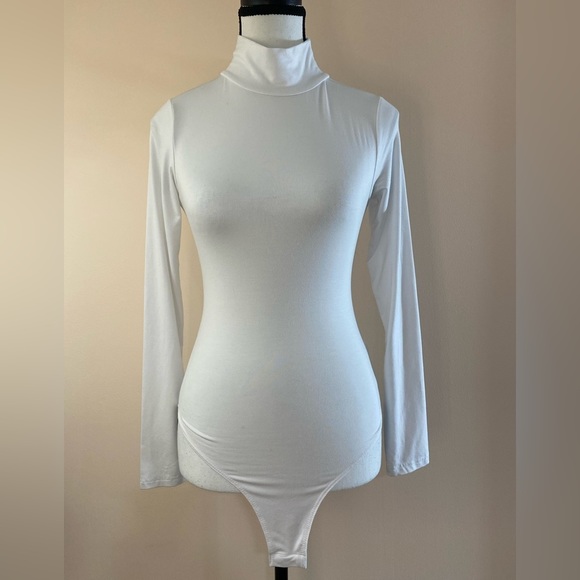 Mangopop Mock Neck Bodysuit NWT - Picture 2 of 11